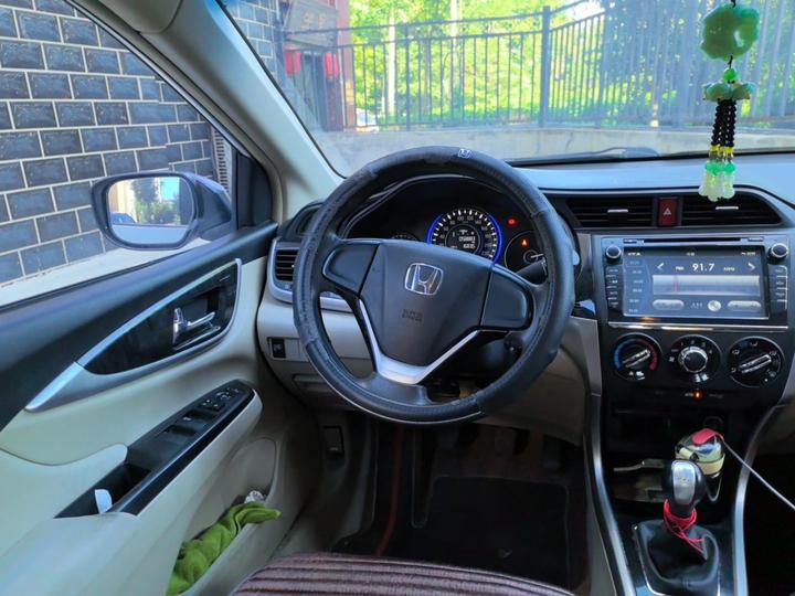 Crider 2013 1.8L MT Comfort photo 3