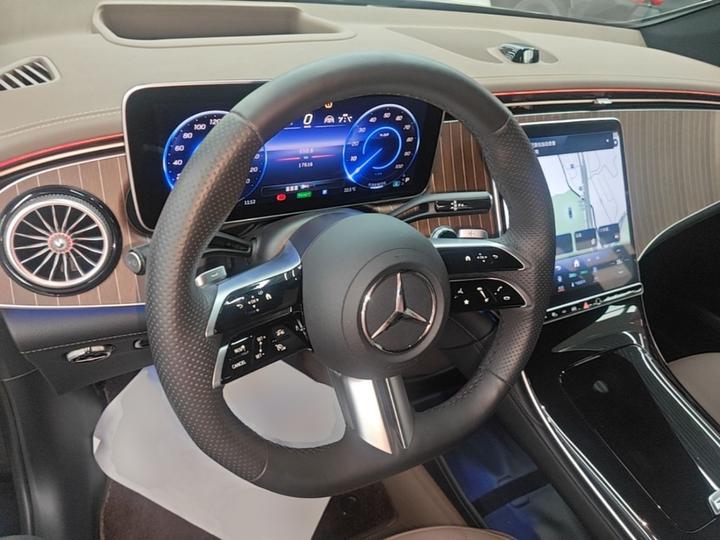 EQE SUV 2024 500 4MATIC Luxury photo 5