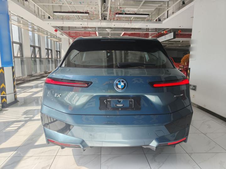 iX 2022 xDrive40 photo 3