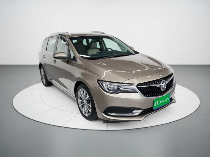 GL6 2021 323T Mild Hybrid Premium photo 3