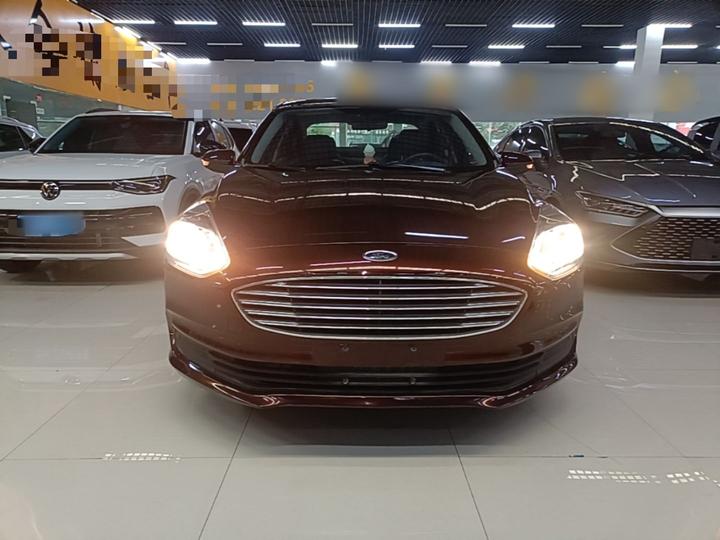 Escort 2019 1.5L MT photo 2