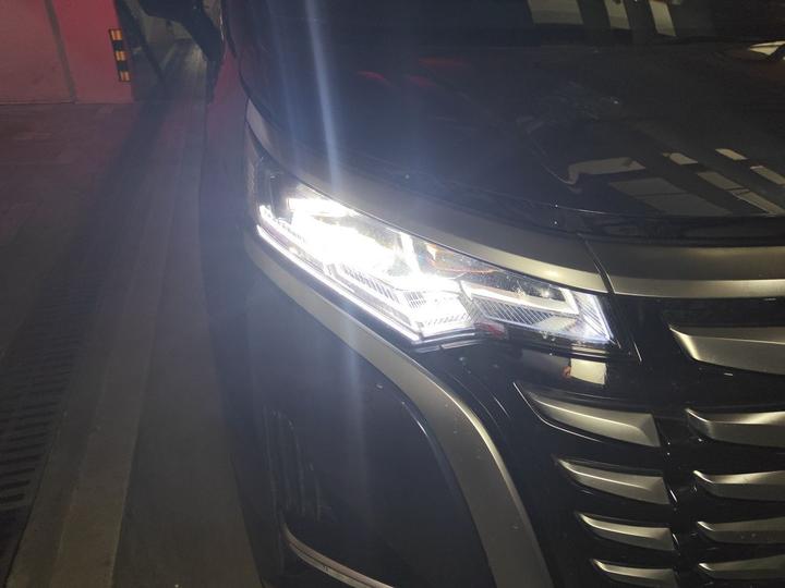 D9 2022 DM-i 970 AWD Noble photo 7