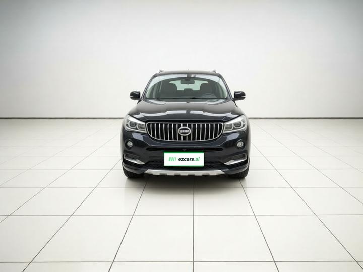 SWM X7 2017 1.5T AT Smart 7-Seater photo 2