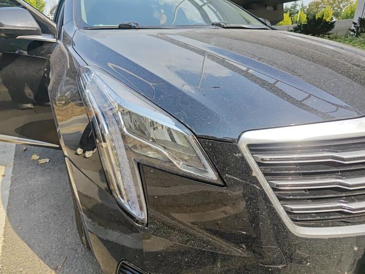 XTS 2018 28T Tech photo 7