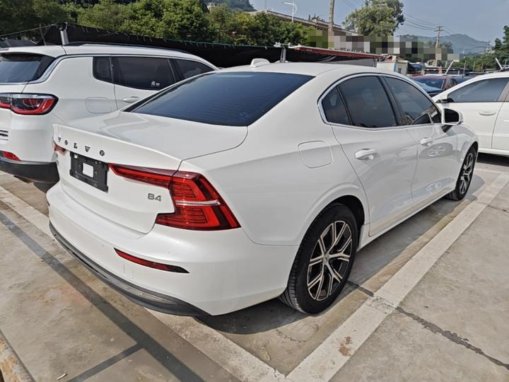 S60 2023 B4 Luxury photo 6
