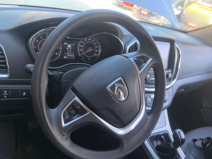 560 2015 1.8L MT Elite photo 6