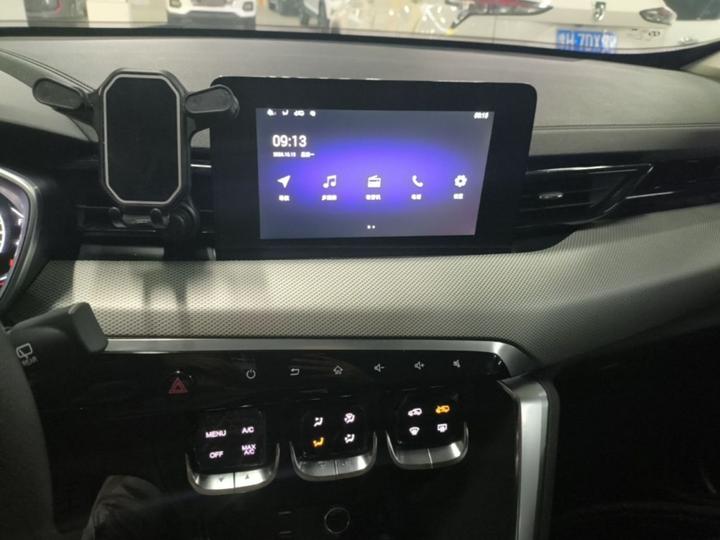 BAIC X3 2019 1.5T MT Honor photo 8