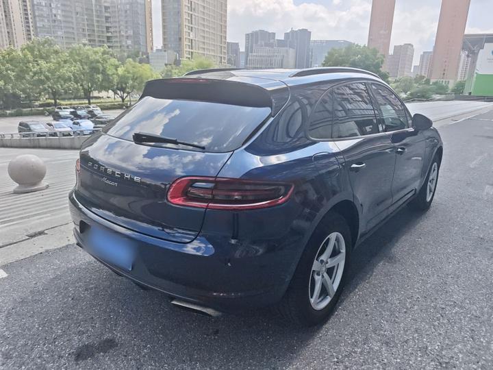 2017 Macan 2.0T photo 4