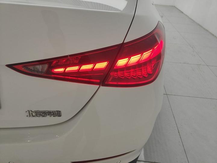 C-Class 2025 C 260 L Sport photo 7