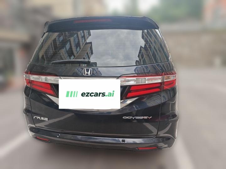 Odyssey 2015 Facelift 2.4L Luxury photo 5