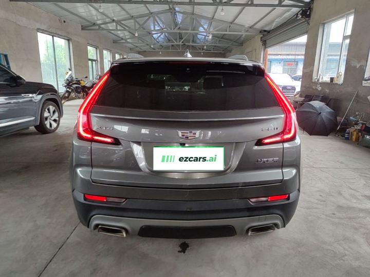 XT4 2018 28T RWD Leading photo 3