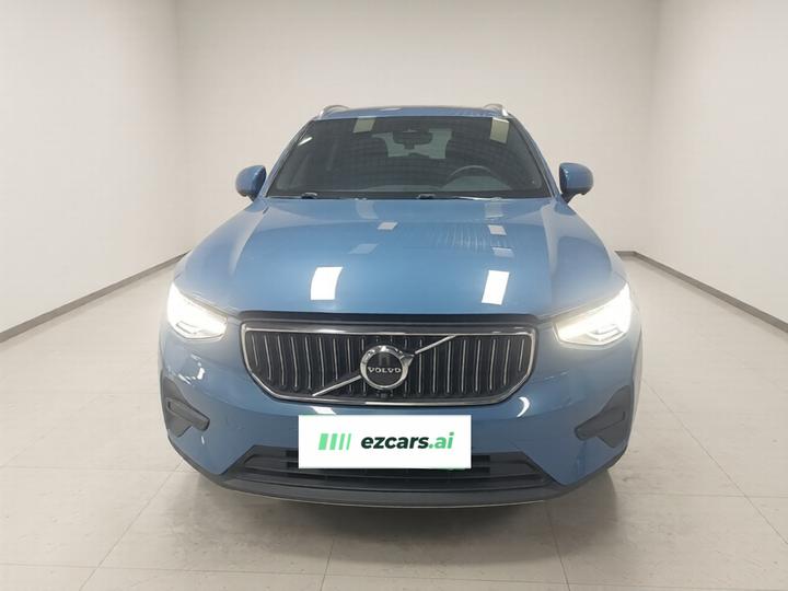 XC40 2023 B3 Luxury photo 2