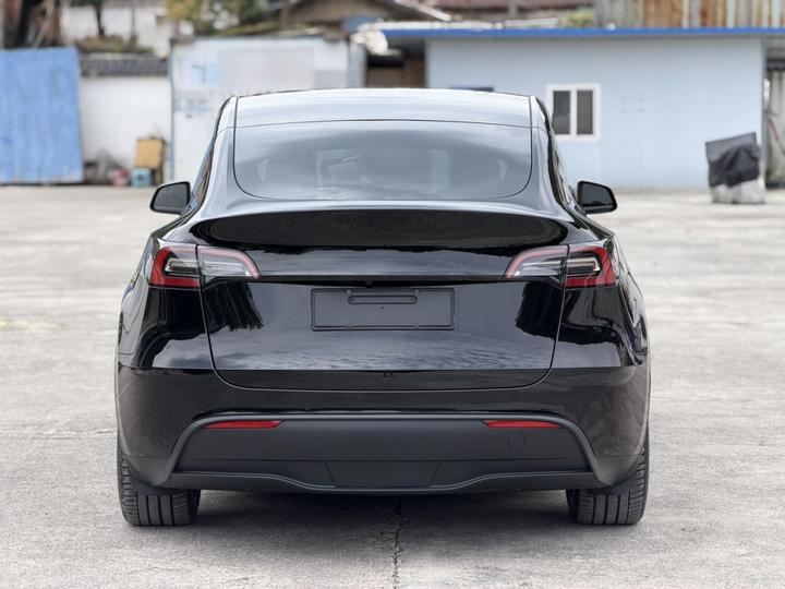 Model Y 2022 Facelift RWD photo 3