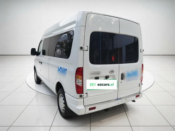 MAXUS V80 2021 2.0T MT Classic 127PS Medium Wheelbase 6/7/8/9-Seater photo 4