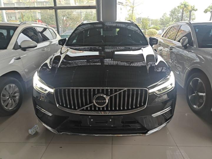 XC60 2024 B5 AWD Luxury photo 2
