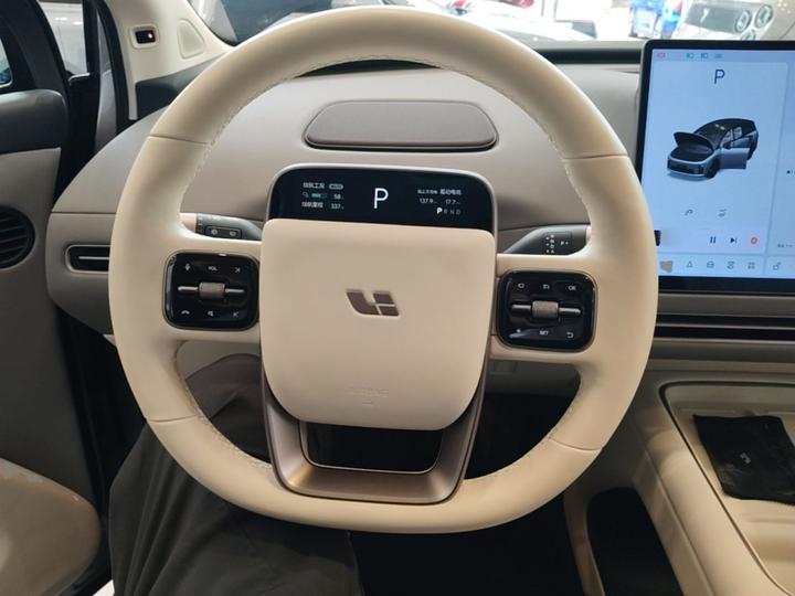 Li Auto i8 2025 Standard photo 6