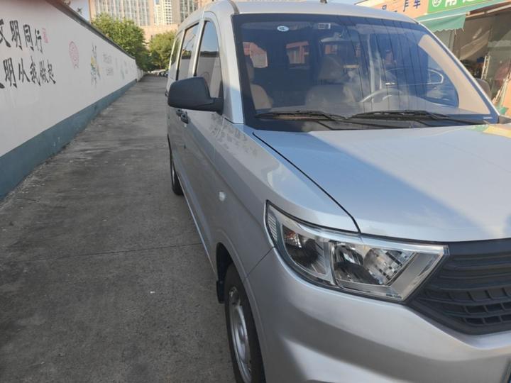 Wuling Hongguang V 2022 1.5L LAR photo 8