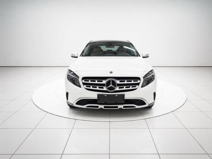 GLA 2017 GLA 200 Dynamic photo 2