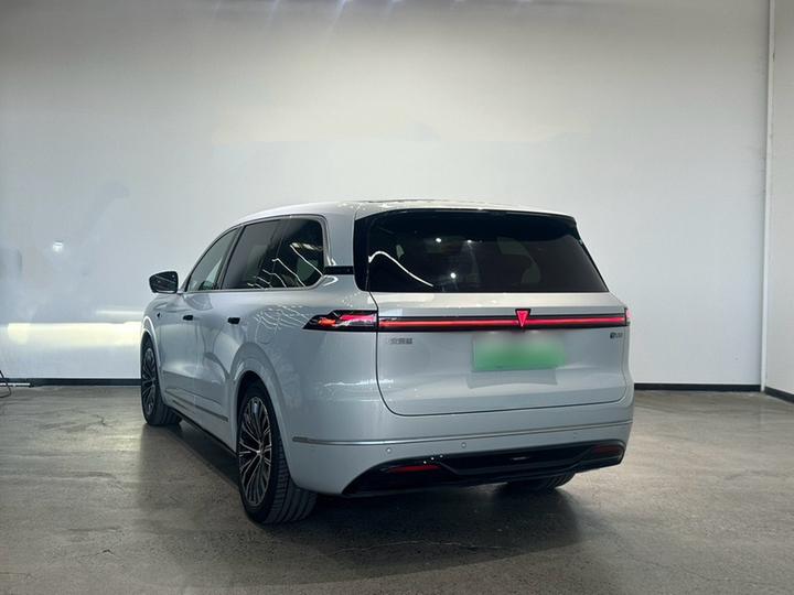 Deepal S09 2025 AWD Ultra+ photo 2