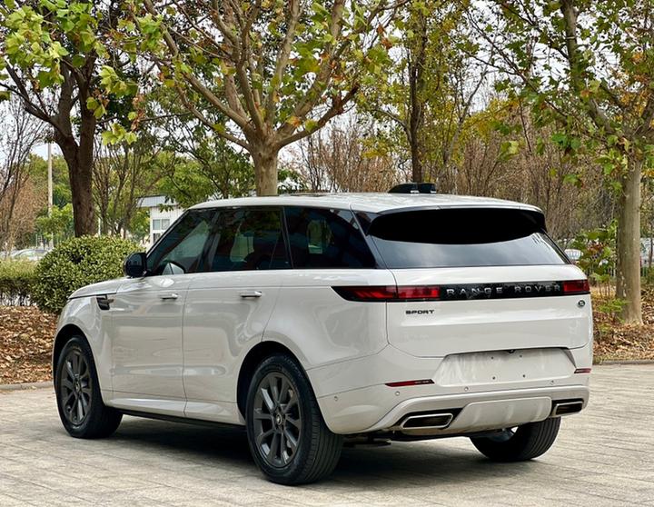 Range Rover Sport 2023 400PS Dynamic SE photo 6