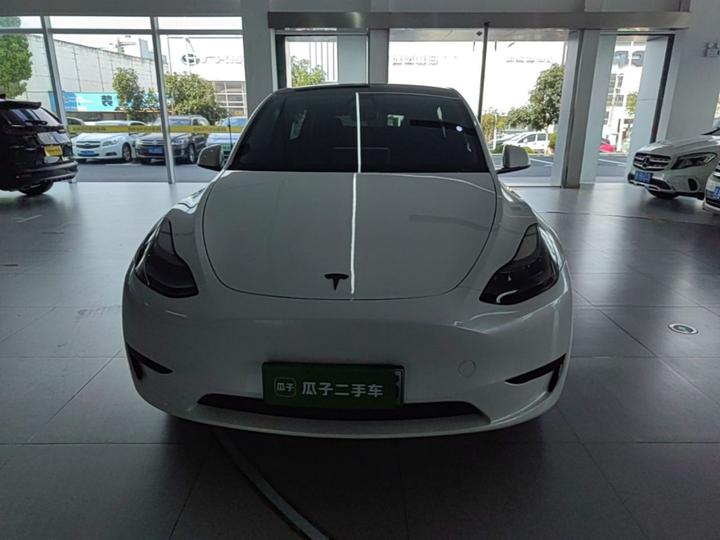 Model Y 2024 RWD photo 2