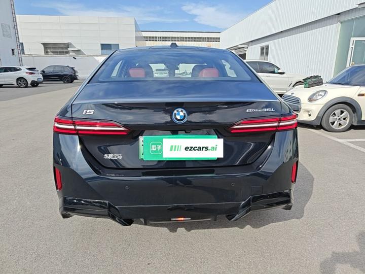 i5 2025 eDrive 35L M Sport Package photo 5