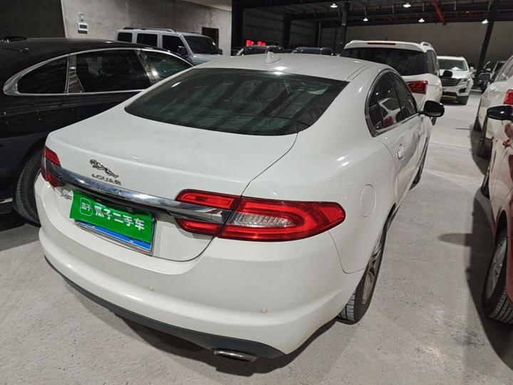 XF 2015 XF 2.0T photo 7