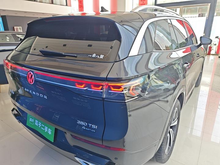 2023 380TSI AWD R-Line photo 3