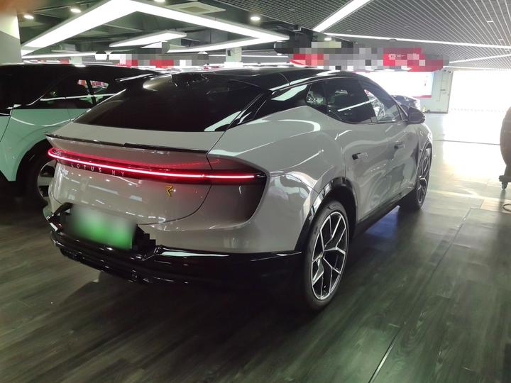 Lotus 2023 ELETRE R+ photo 4