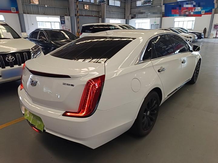 XTS 2018 28T Tech photo 6