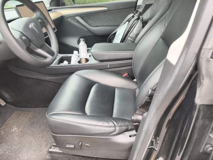 Model Y 2022 RWD photo 7