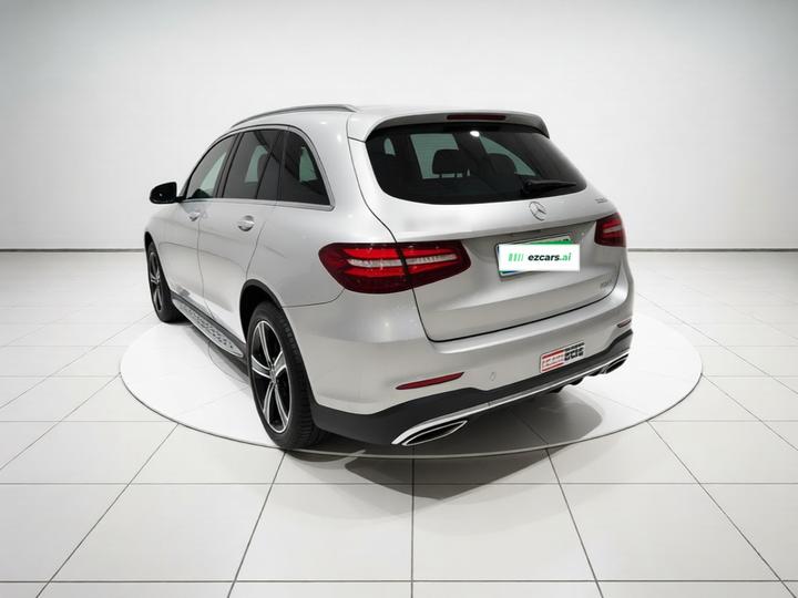 GLC 2018 GLC 260 4MATIC Luxury photo 4