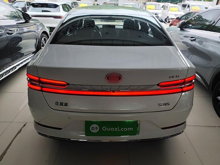 Qin Pro EV 2018 DM 1.5TI AT Connected photo 3