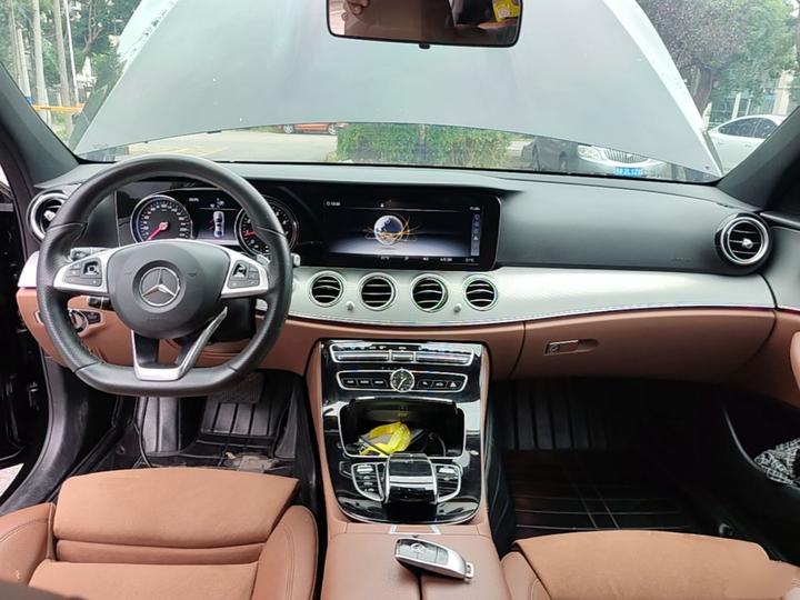 E-Class 2017 E 200 Sport 4MATIC photo 5