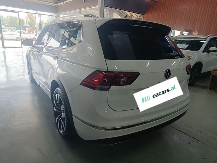 Tiguan L 2021 380TSI AT AWD R-Line Enjoy 7-Seater photo 4