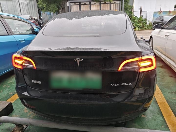 Model 3 2022 RWD photo 3