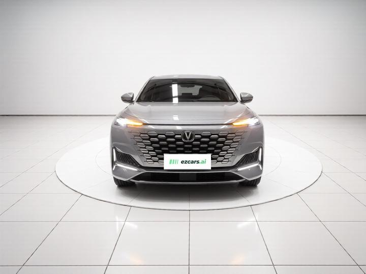 UNI-K 2021 2.0T Premium photo 2