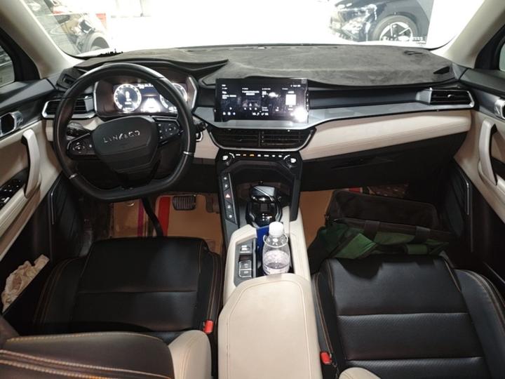 06 EM-P 2020 PHEV Plus photo 2
