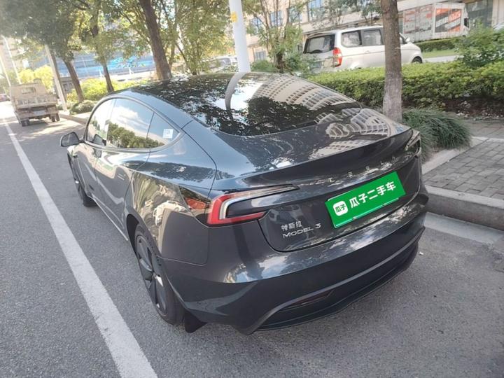 Model 3 2023 RWD photo 4