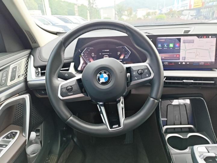 X1 2023 sDrive25Li M Sport Package photo 6