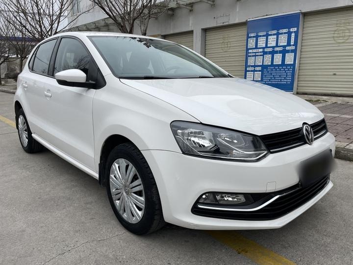 Polo 2016 1.6L AT Comfort photo 3
