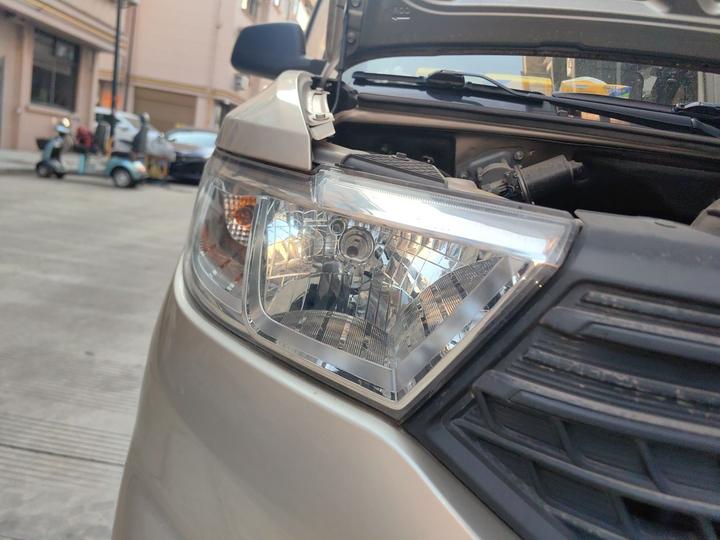 Wuling Hongguang V 2022 1.5L LAR photo 7