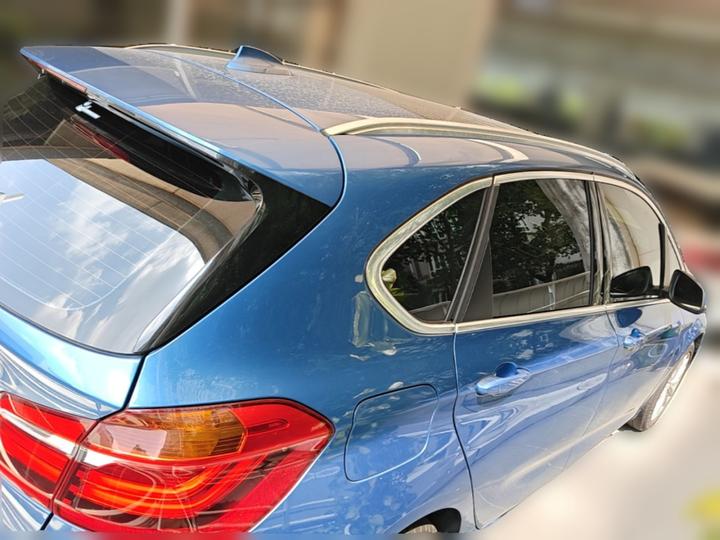 2 Series Wagon 2019 218i Leading photo 4