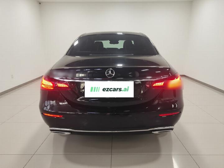 E-Class 2023 Facelift E 300 L Luxury photo 3