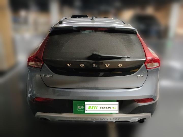 V40 2017 Cross Country T3 photo 5