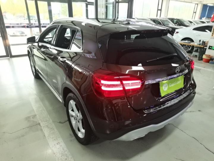 GLA 2017 GLA 200 Dynamic photo 4