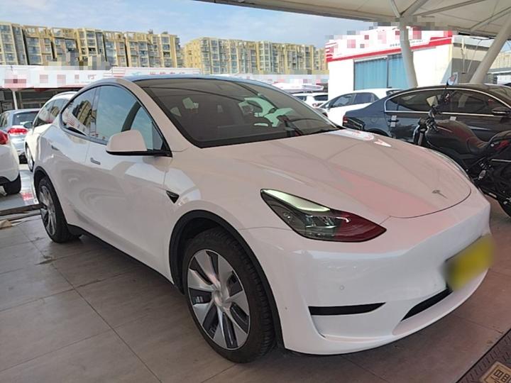 Model Y 2022 Facelift RWD photo 3