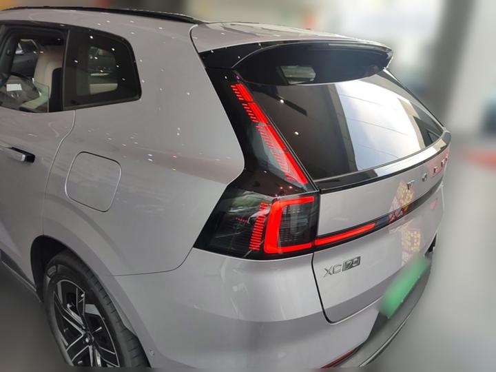 XC70 Hybrid 2026 RWD Long Range Core photo 4