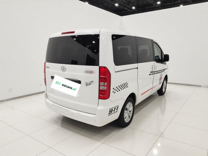 Refine M3 2015 1.6L Luxury photo 6