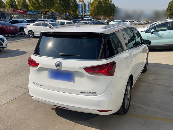 GL6 2021 323T Mild Hybrid Luxury photo 4
